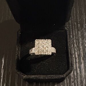 Silver ring CZ cluster women’s size 11